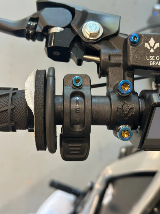 Titanium regen throttle bolt
